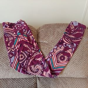 Nwot's Lularoe Hearts & Abstract OS Leggings